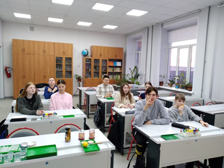 "Химия и жизнь".
